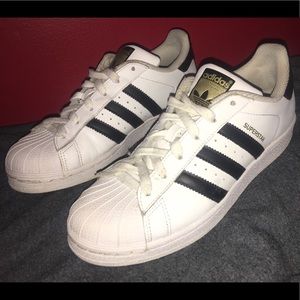 Superstar Adidas! Women’s size 7; 5.5Y